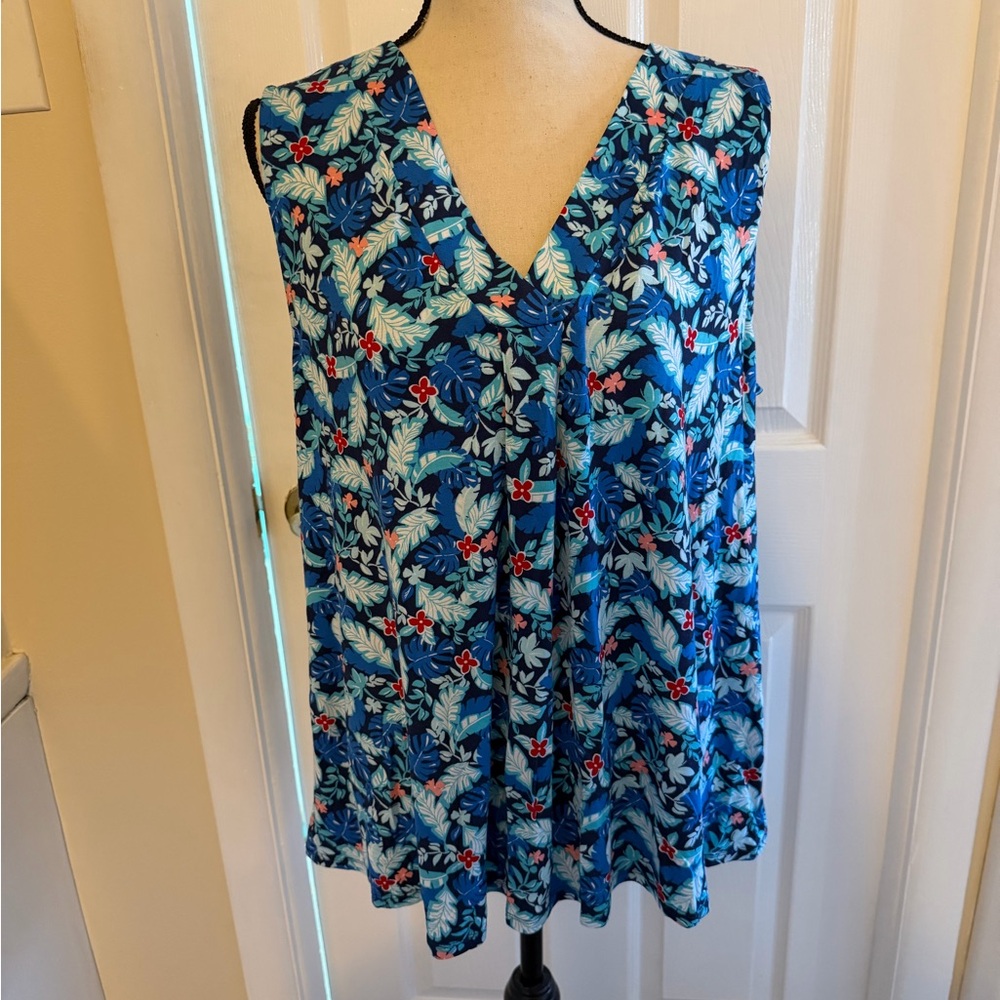 Croft & Barrow Blue and White Patterned Top